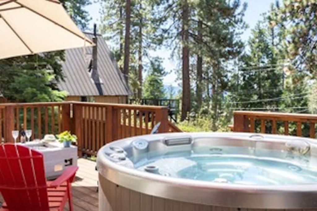 Lake Views, Pet-Friendly Cabin With Hot-Tub In King'S Beach Кингс-Бич Экстерьер фото
