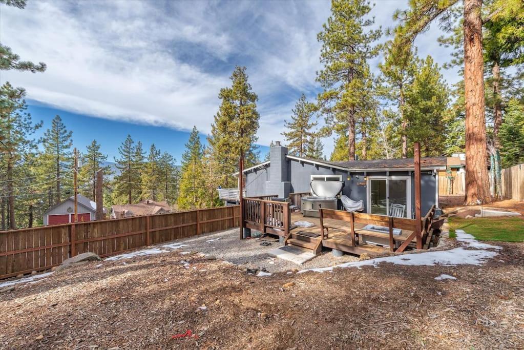 Lake Views, Pet-Friendly Cabin With Hot-Tub In King'S Beach Кингс-Бич Экстерьер фото
