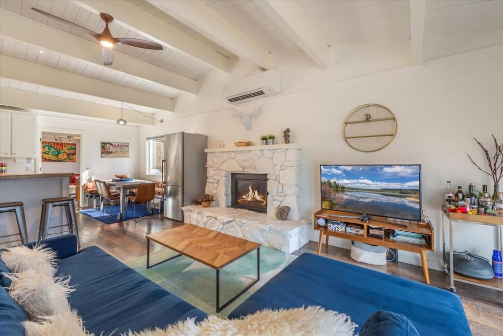 Lake Views, Pet-Friendly Cabin With Hot-Tub In King'S Beach Кингс-Бич Экстерьер фото