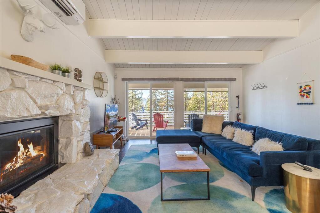 Lake Views, Pet-Friendly Cabin With Hot-Tub In King'S Beach Кингс-Бич Экстерьер фото